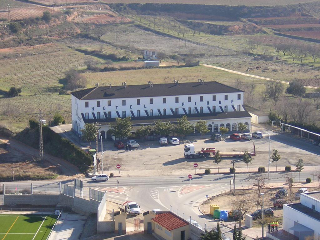 Hotel Pique Gandesa Bagian luar foto