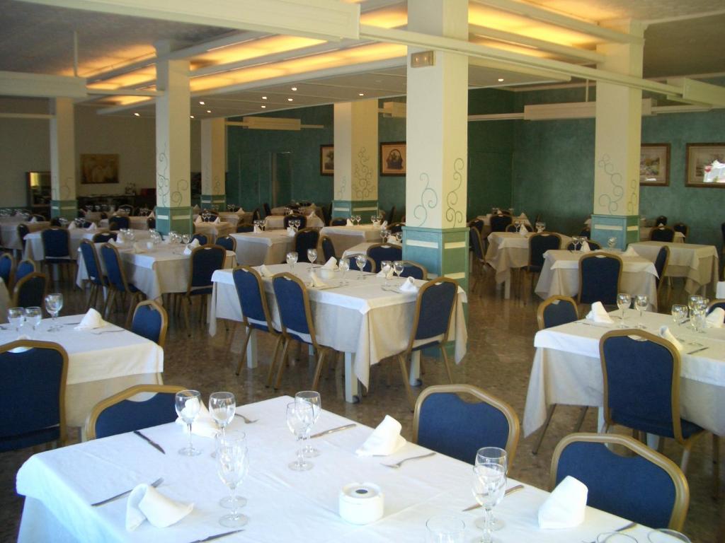 Hotel Pique Gandesa Bagian luar foto