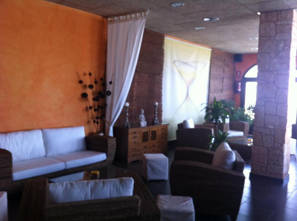 Hotel Pique Gandesa Bagian luar foto